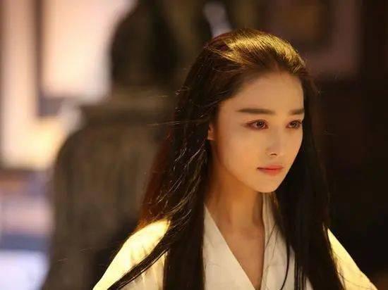 娱乐吃瓜君张馨予,从娱乐吃瓜到军嫂的转变之路  第3张